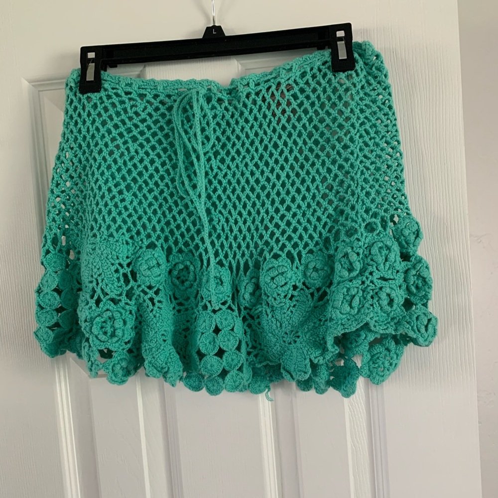 Turquoise Crochet strapless shirt